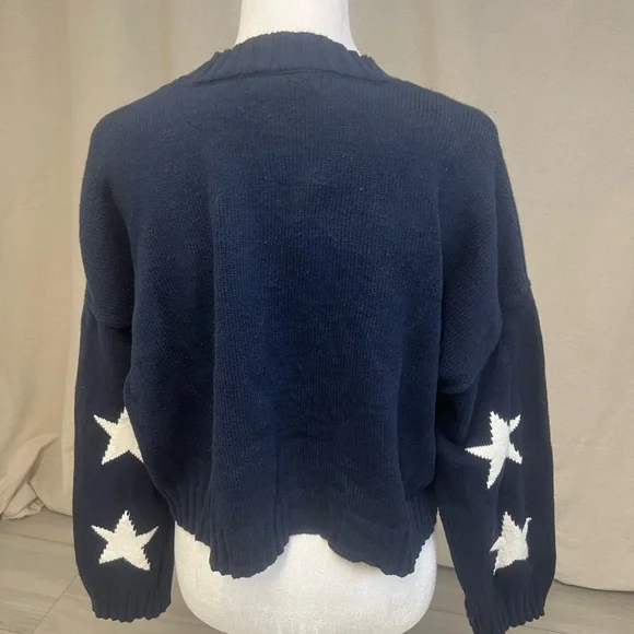 Moon & Madison Women's Navy Blue and White Star Knit Cropped Sweater Sz S - Picture 2 of 7